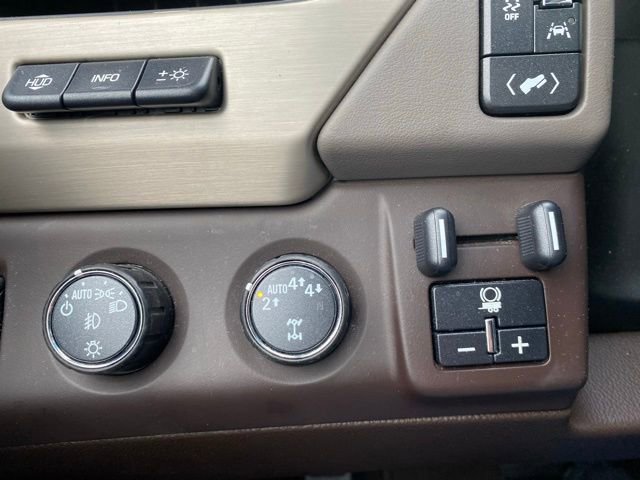 Used 2018 GMC Yukon Denali w/ Open Road Package AWD/4WD image 19