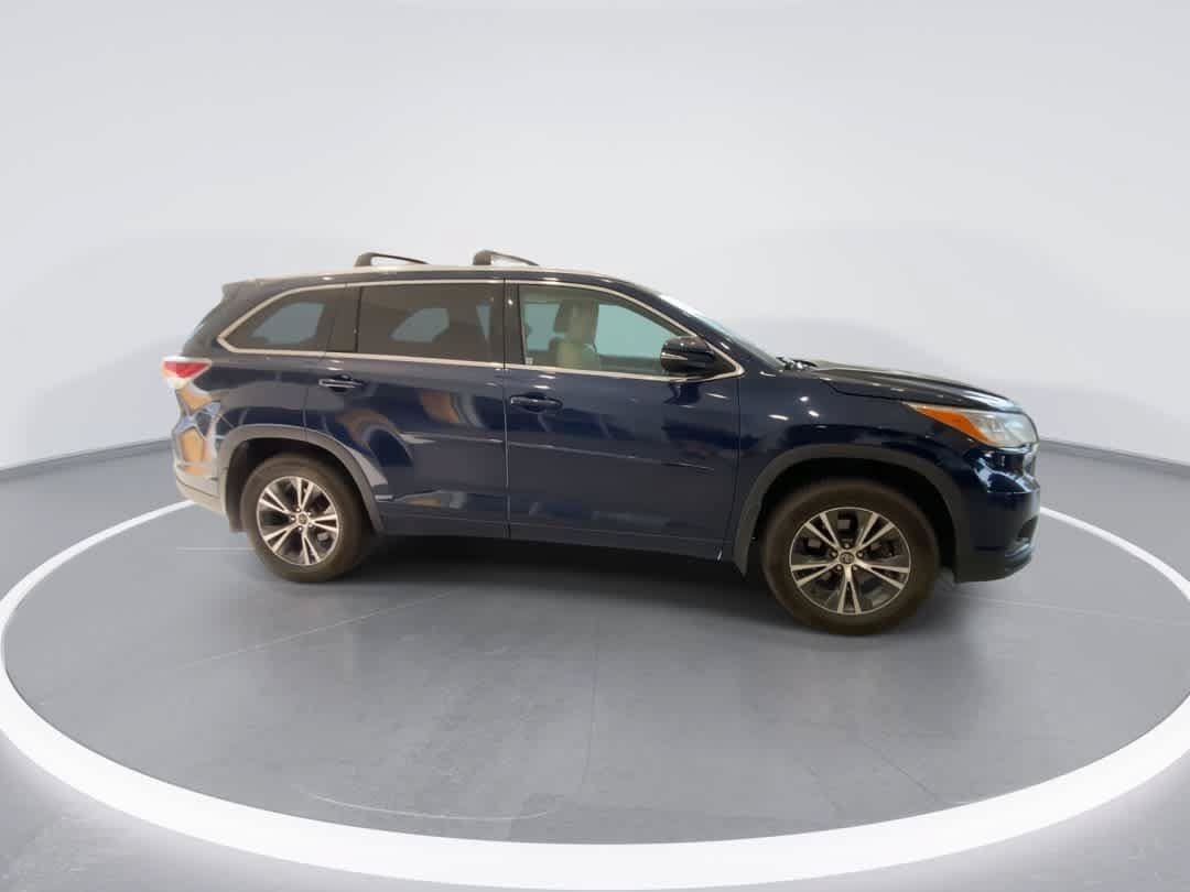Used 2016 Toyota Highlander XLE w/ Protection Package #3 AWD/4WD image 9