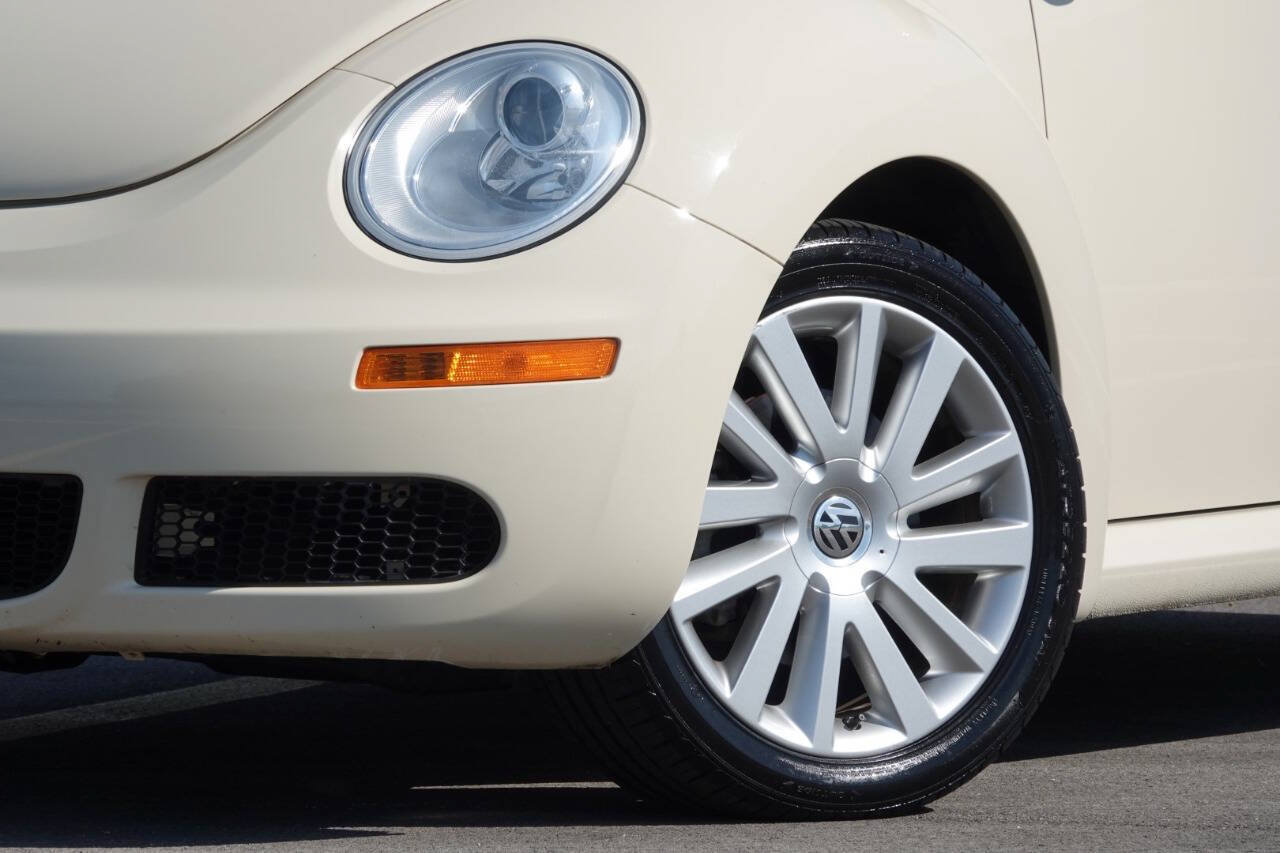 Used 2008 Volkswagen Beetle SE FWD image 17