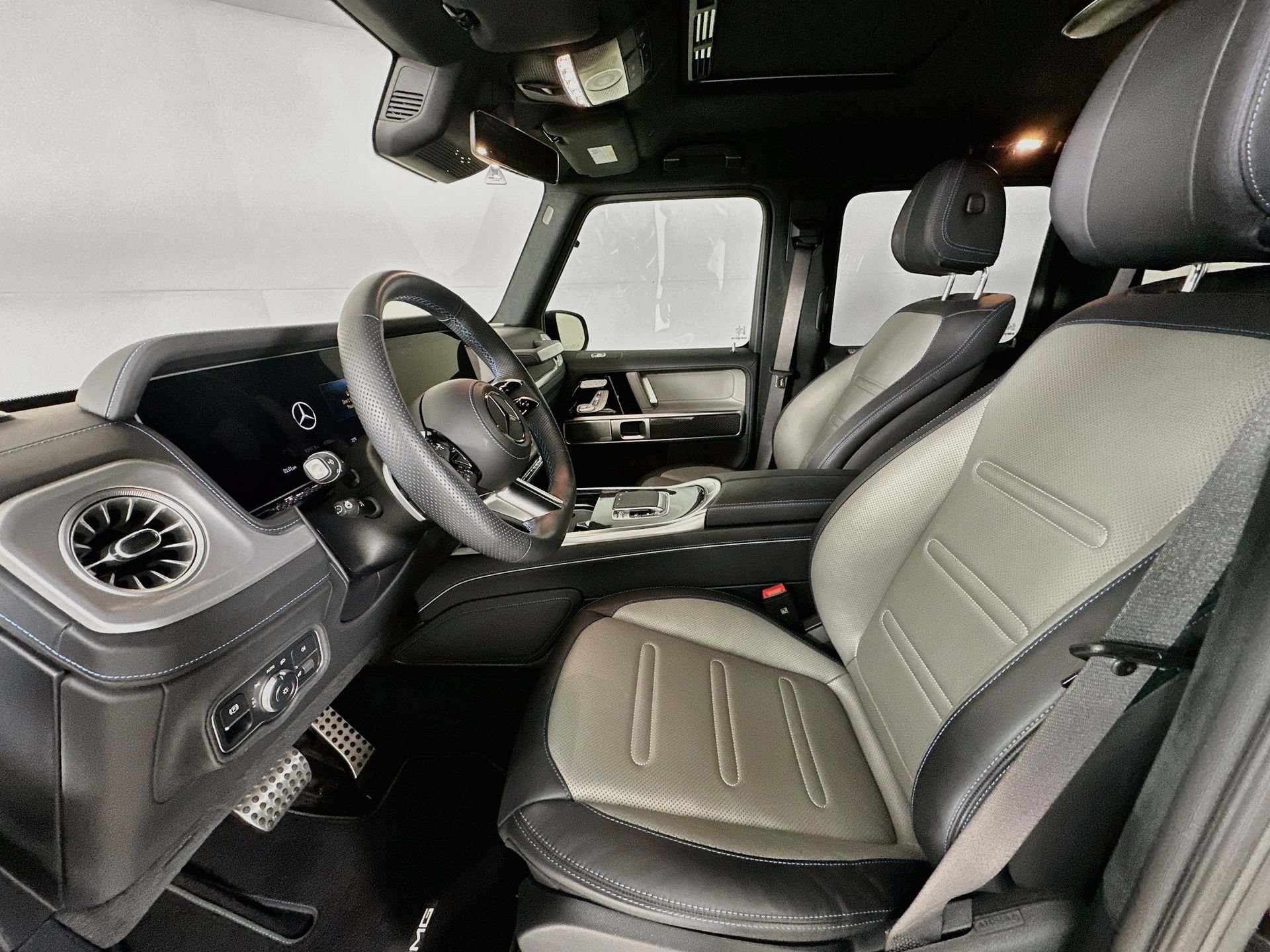 Used 2025 Mercedes-Benz G 580 w/ EQ Technology image 23