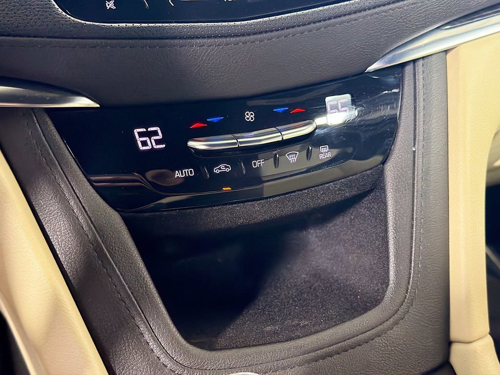 Used 2018 Cadillac XT5 FWD image 14
