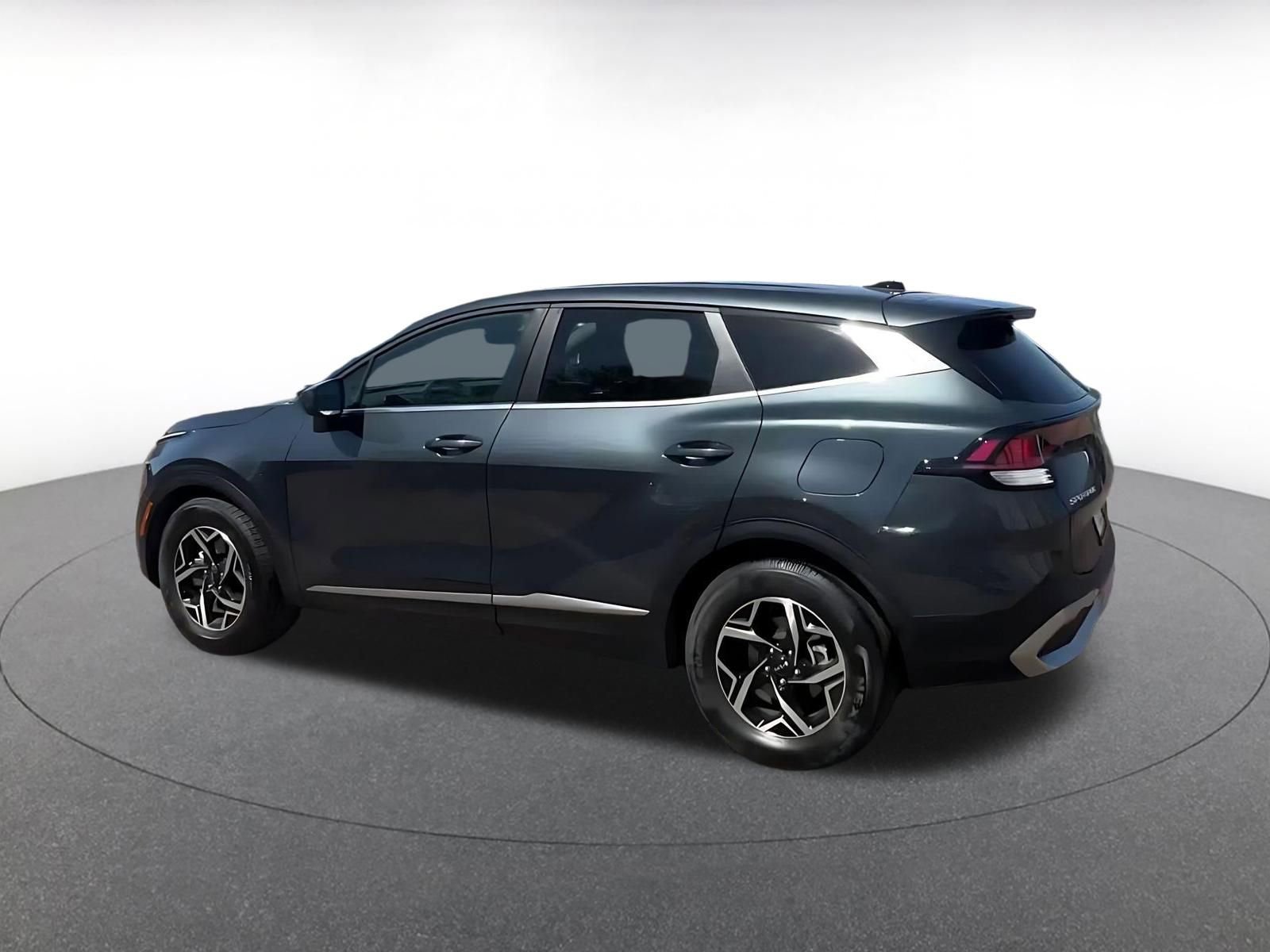 Used 2025 Kia Sportage LX FWD image 10