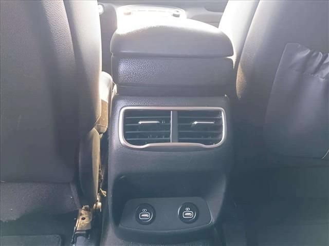 Used 2022 Hyundai Santa Fe SEL FWD image 11