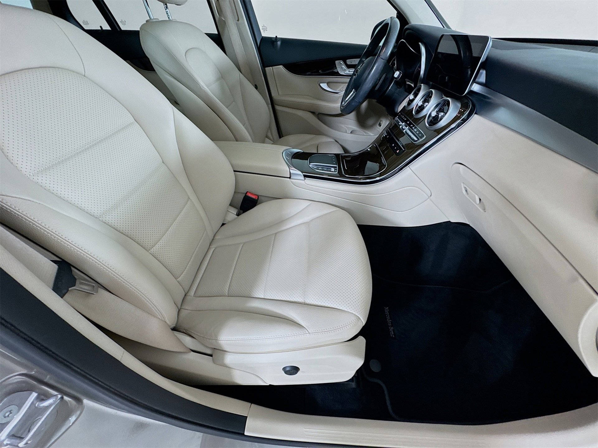 Certified 2021 Mercedes-Benz GLC 300 4MATIC image 31