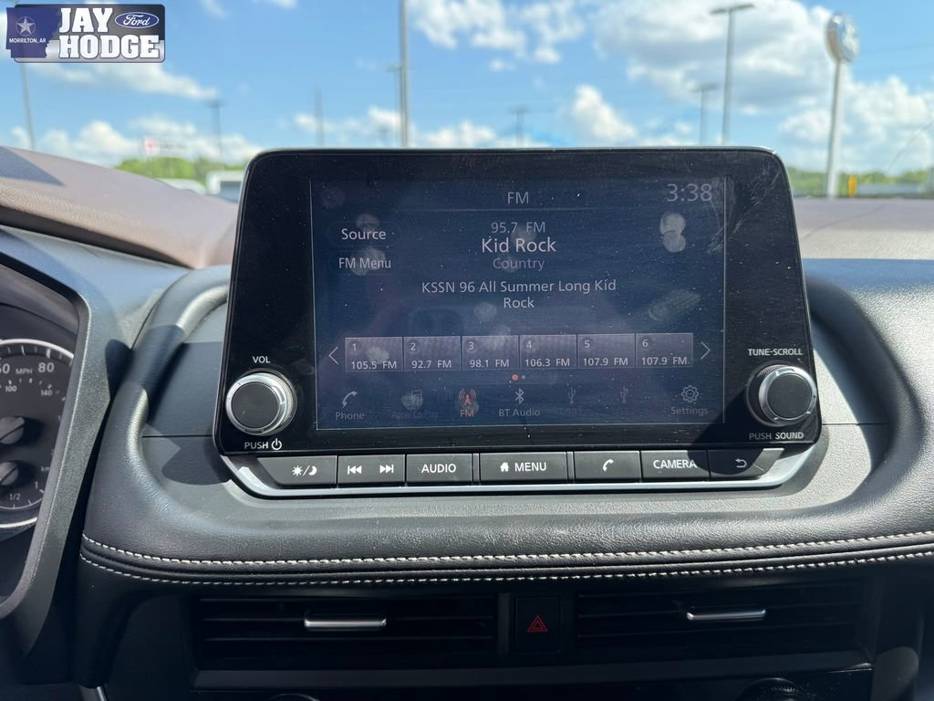 Used 2023 Nissan Rogue SV image 23