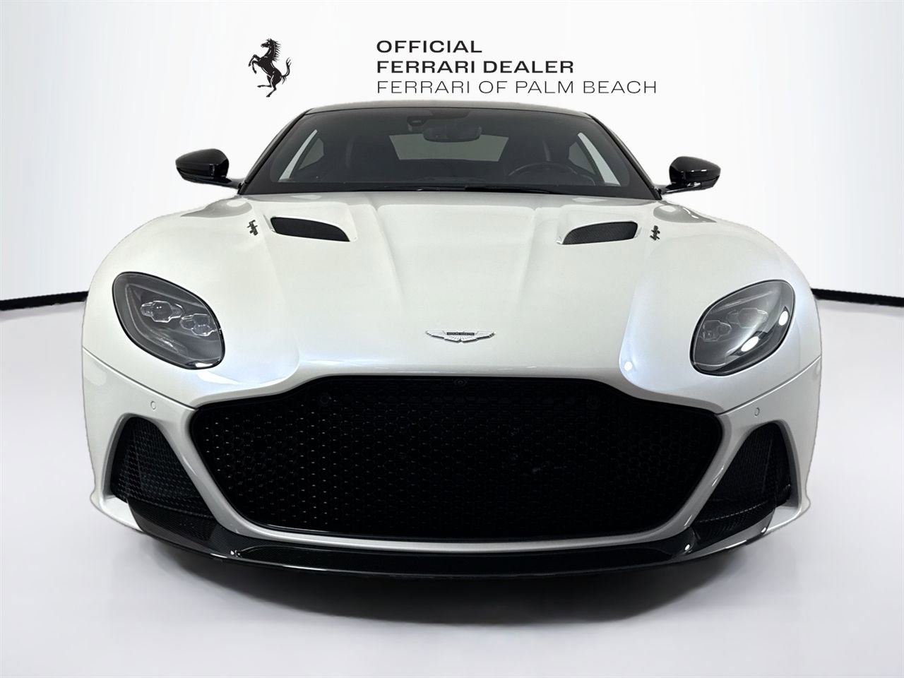Used 2019 Aston Martin DBS Superleggera image 2