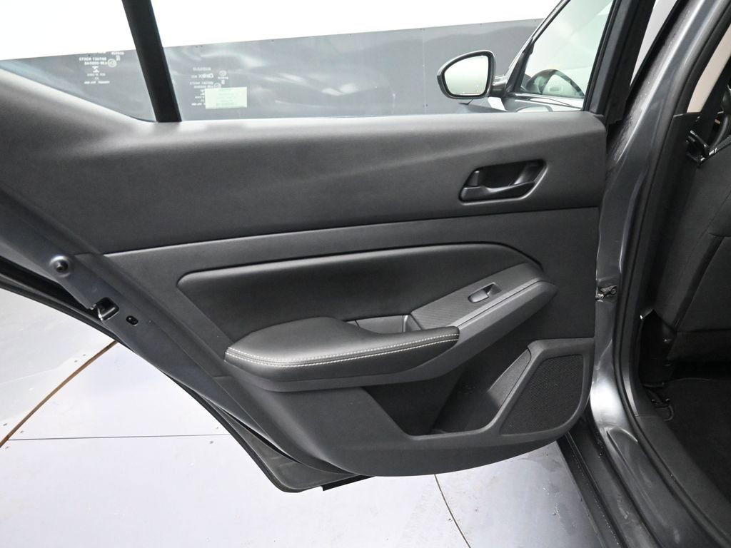 Used 2024 Nissan Altima 2.5 SV image 24