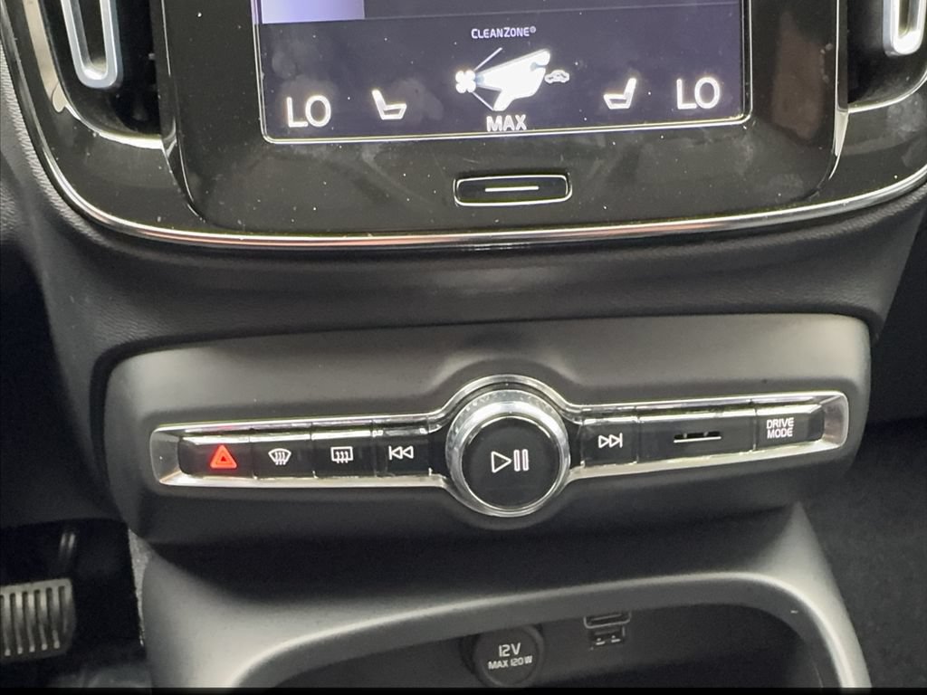 Used 2021 Volvo XC40 T5 Momentum w/ Premium Package AWD/4WD image 48