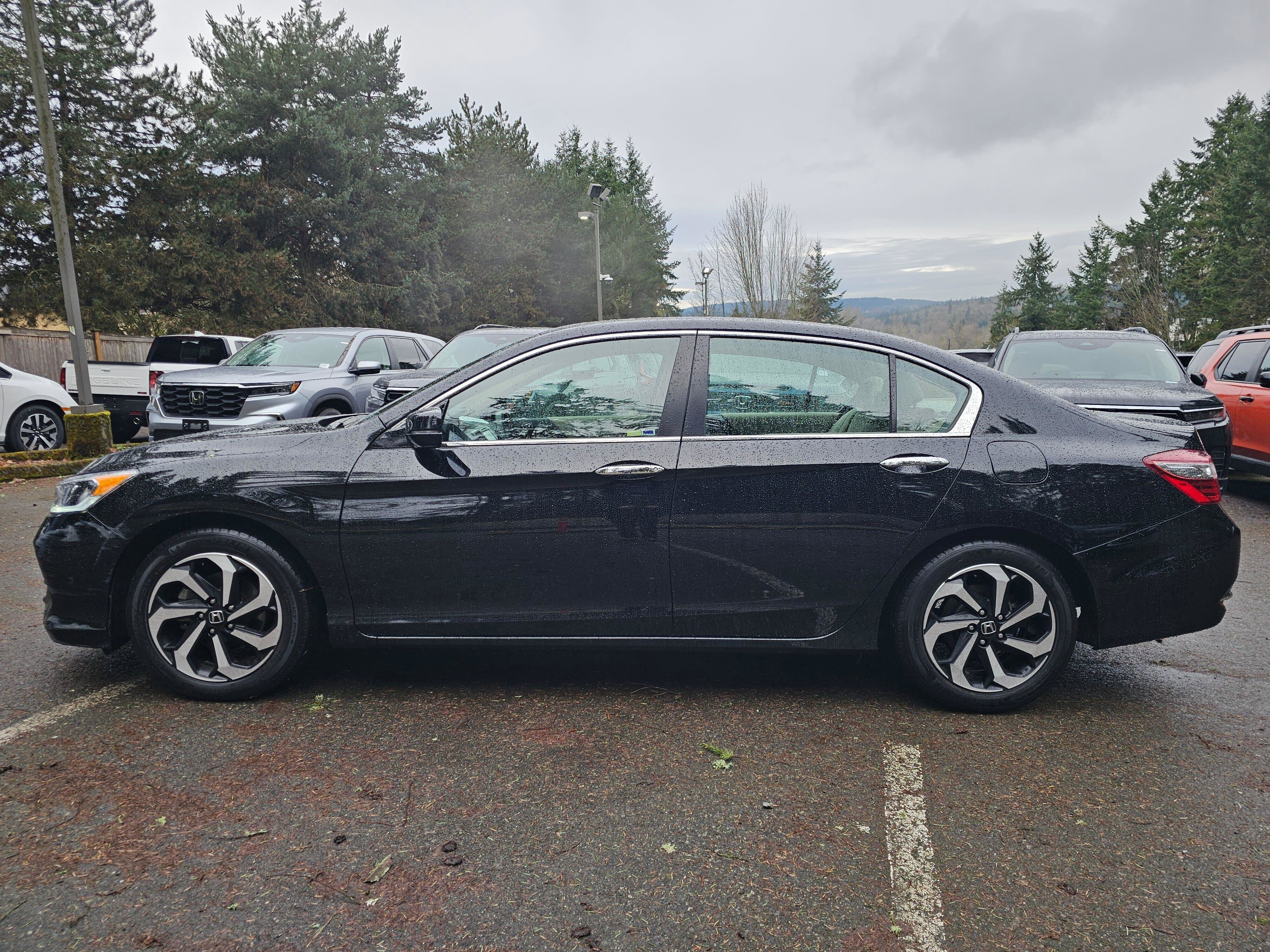 Used 2016 Honda Accord EX image 4