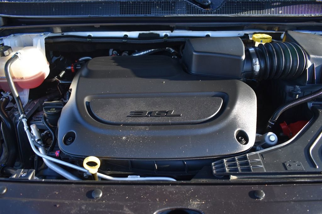 Used 2025 Chrysler Pacifica Limited FWD image 42
