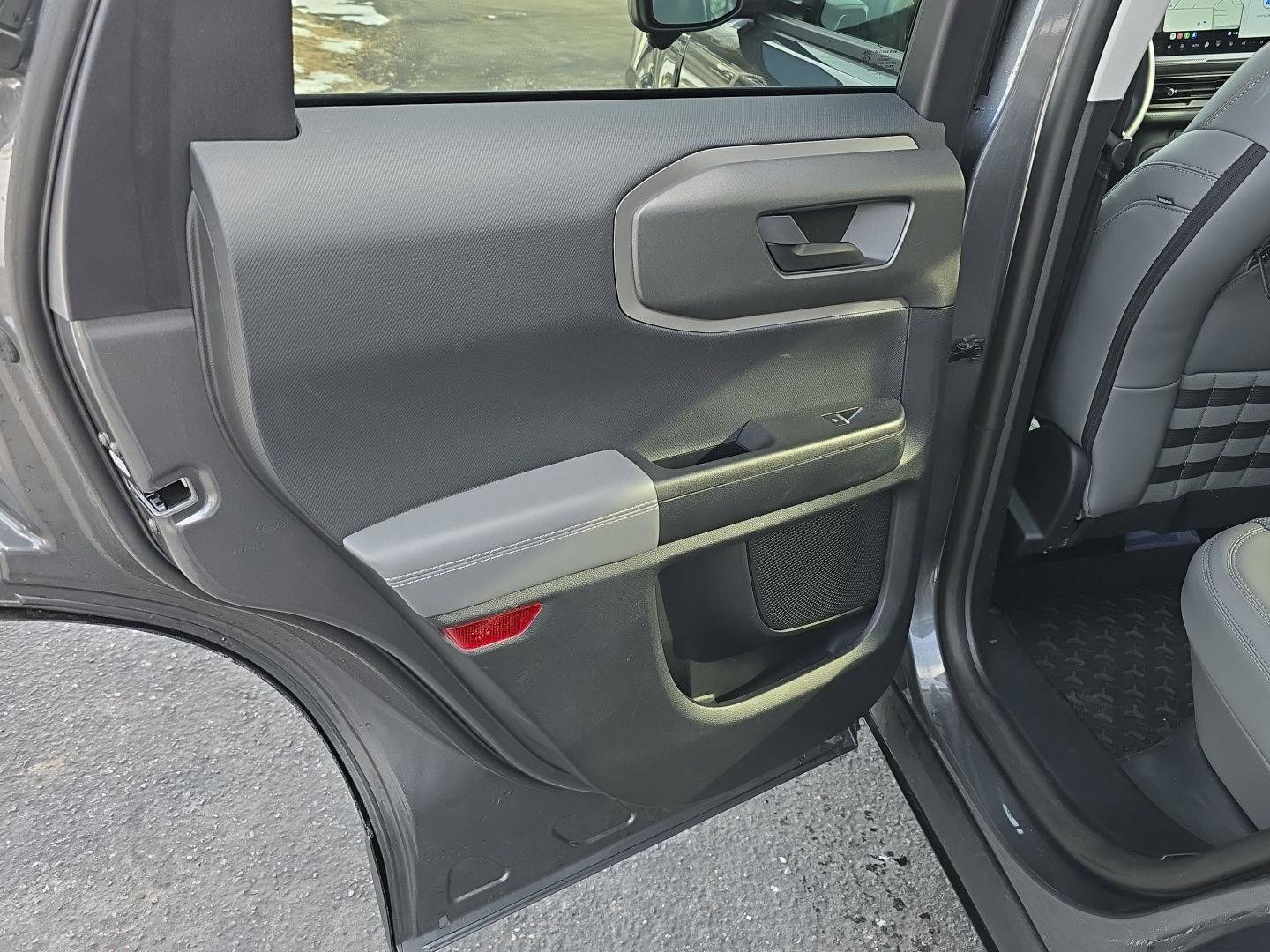 Used 2025 Ford Bronco Sport Badlands image 32