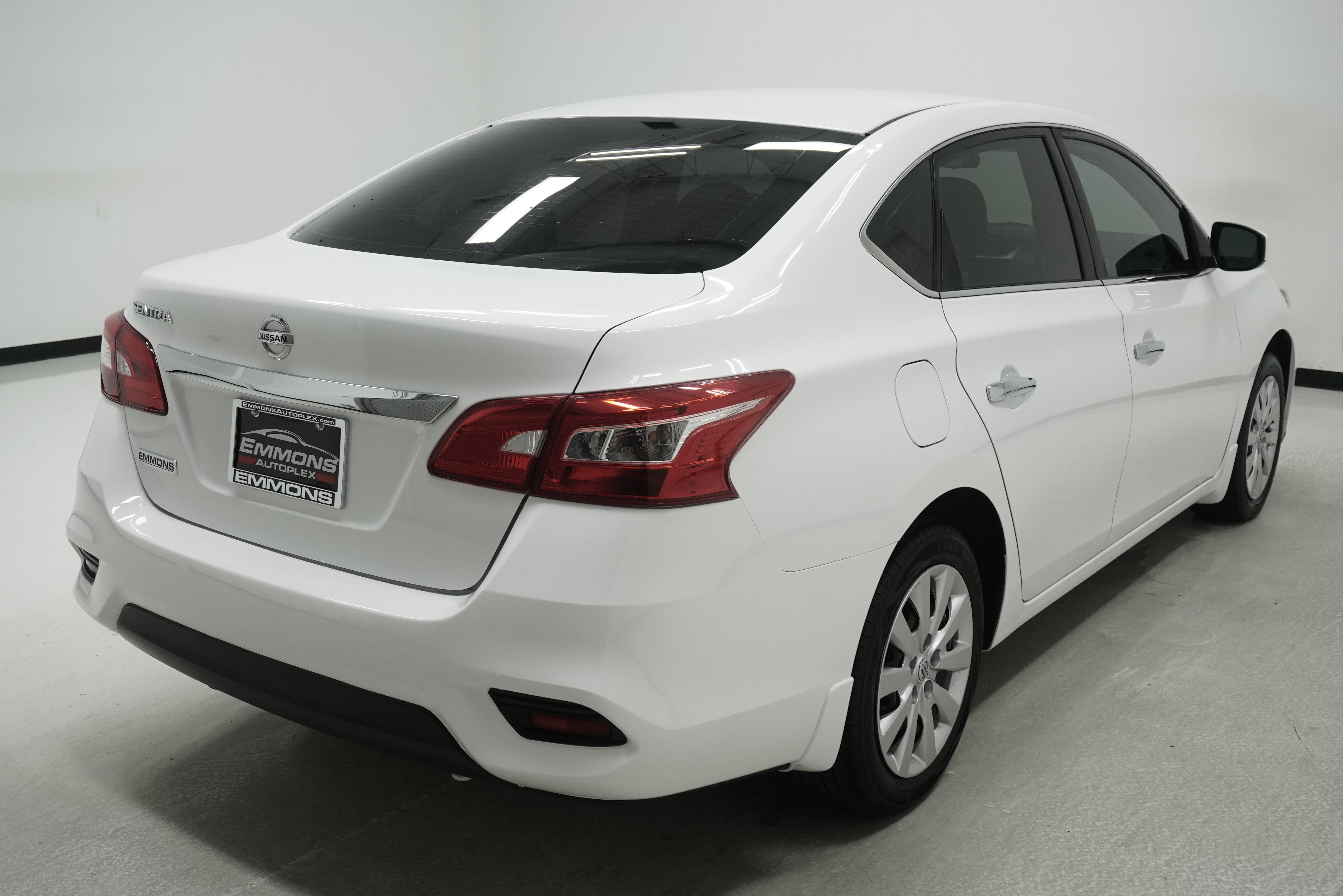Used 2017 Nissan Sentra S FWD image 4