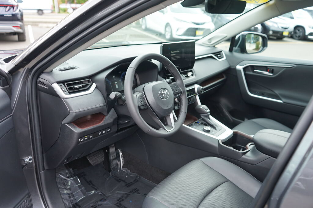 Used 2024 Toyota RAV4 Limited w/ Weather Package AWD/4WD image 16