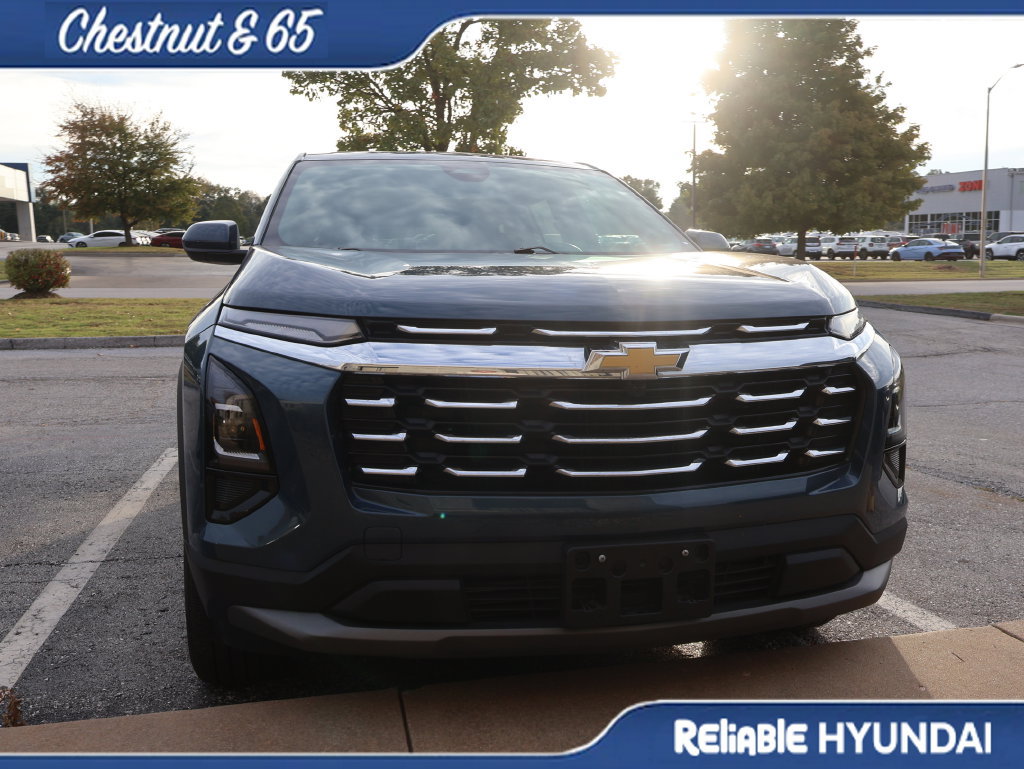 Used 2025 Chevrolet Equinox LT AWD/4WD image 4