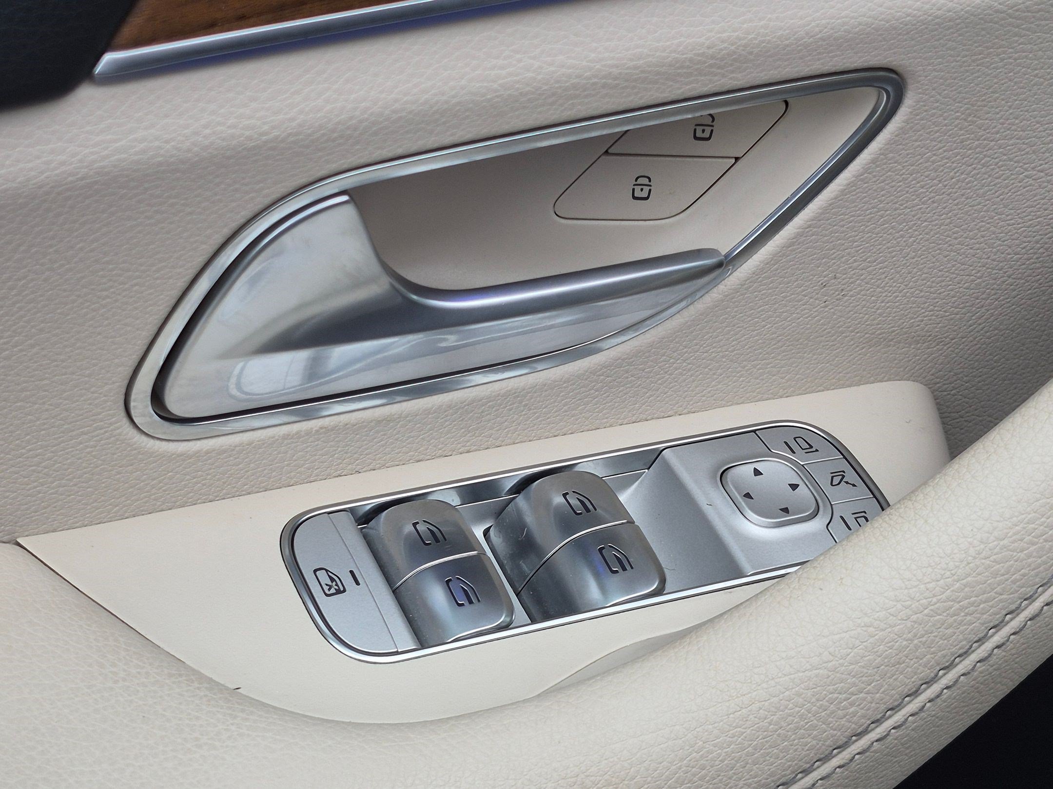 Certified 2025 Mercedes-Benz GLE 350 4MATIC image 16