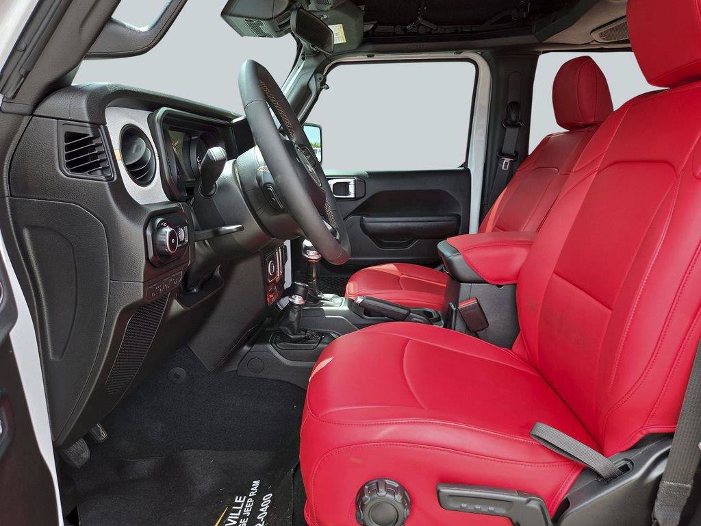 Used 2024 Jeep Wrangler Sport AWD/4WD image 23