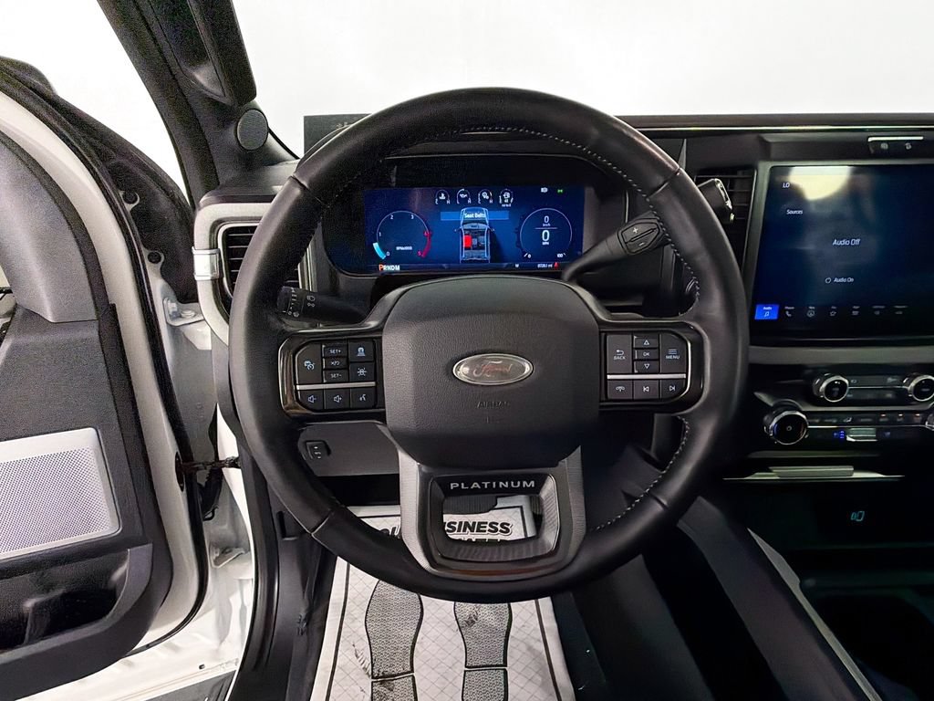 Used 2025 Ford F250 Platinum AWD/4WD image 11