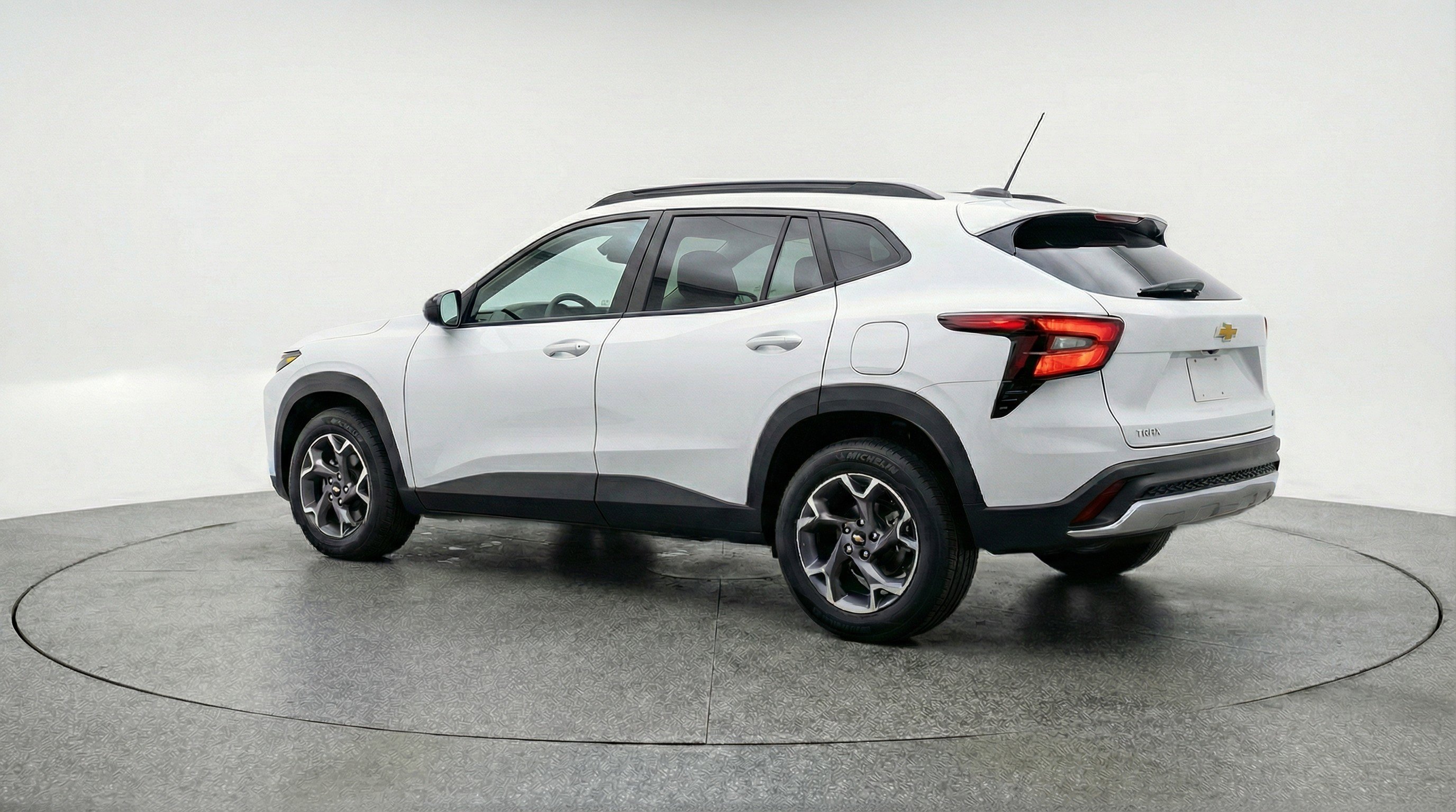 Used 2025 Chevrolet Trax LT image 6