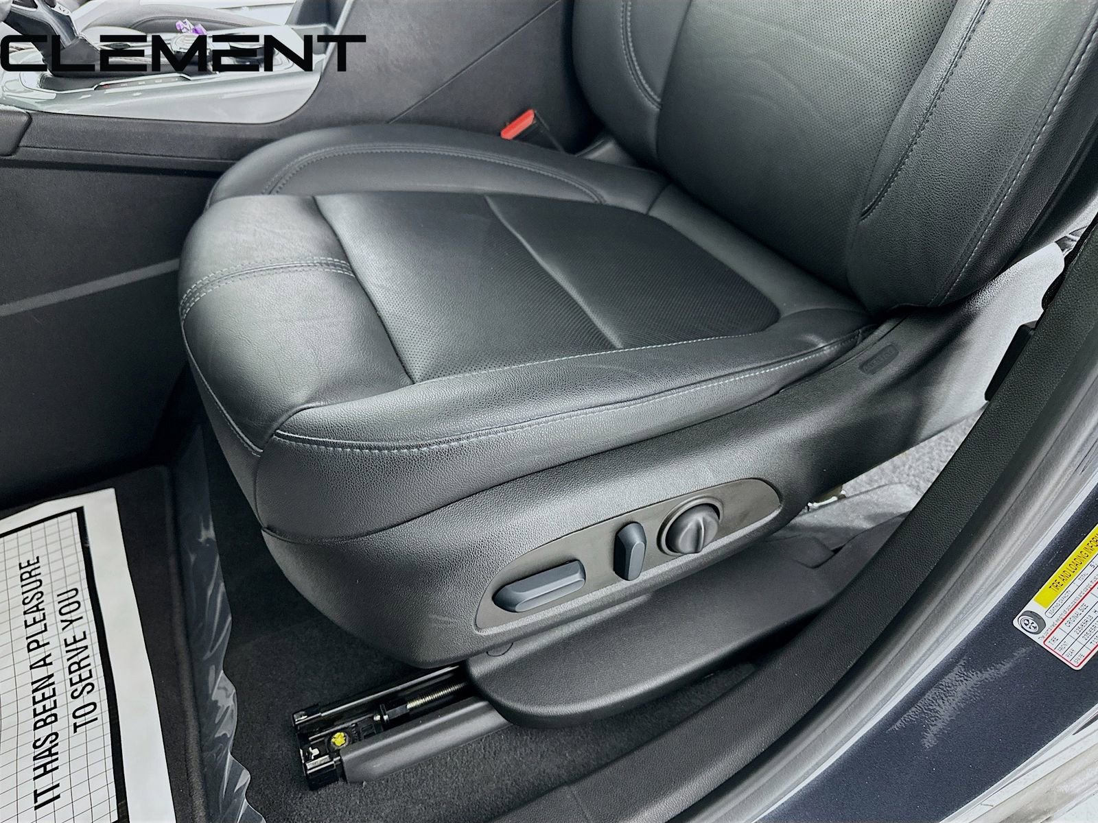 Used 2022 Chevrolet Blazer LT image 28