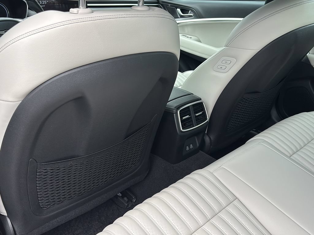 Certified 2025 Genesis G70 2.5T w/ Sport Prestige Package AWD/4WD image 17
