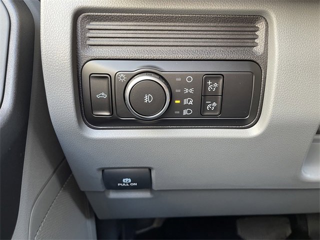 New 2026 Ford F550 4x4 Supercab Super Duty image 17