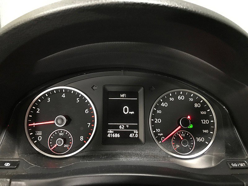 Used 2011 Volkswagen Tiguan SEL FWD image 22