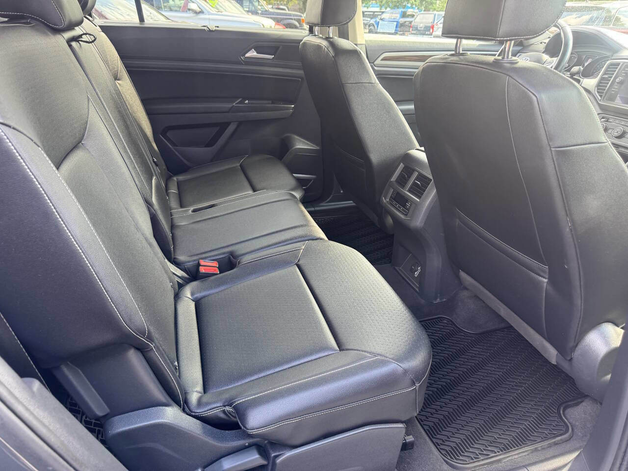 Used 2021 Volkswagen Atlas SE image 12