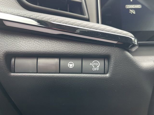 New 2025 Nissan Kicks SR image 33