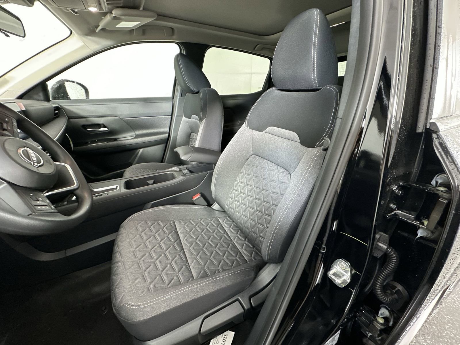 New 2026 Nissan Kicks SV w/ SV Premium Package FWD image 11