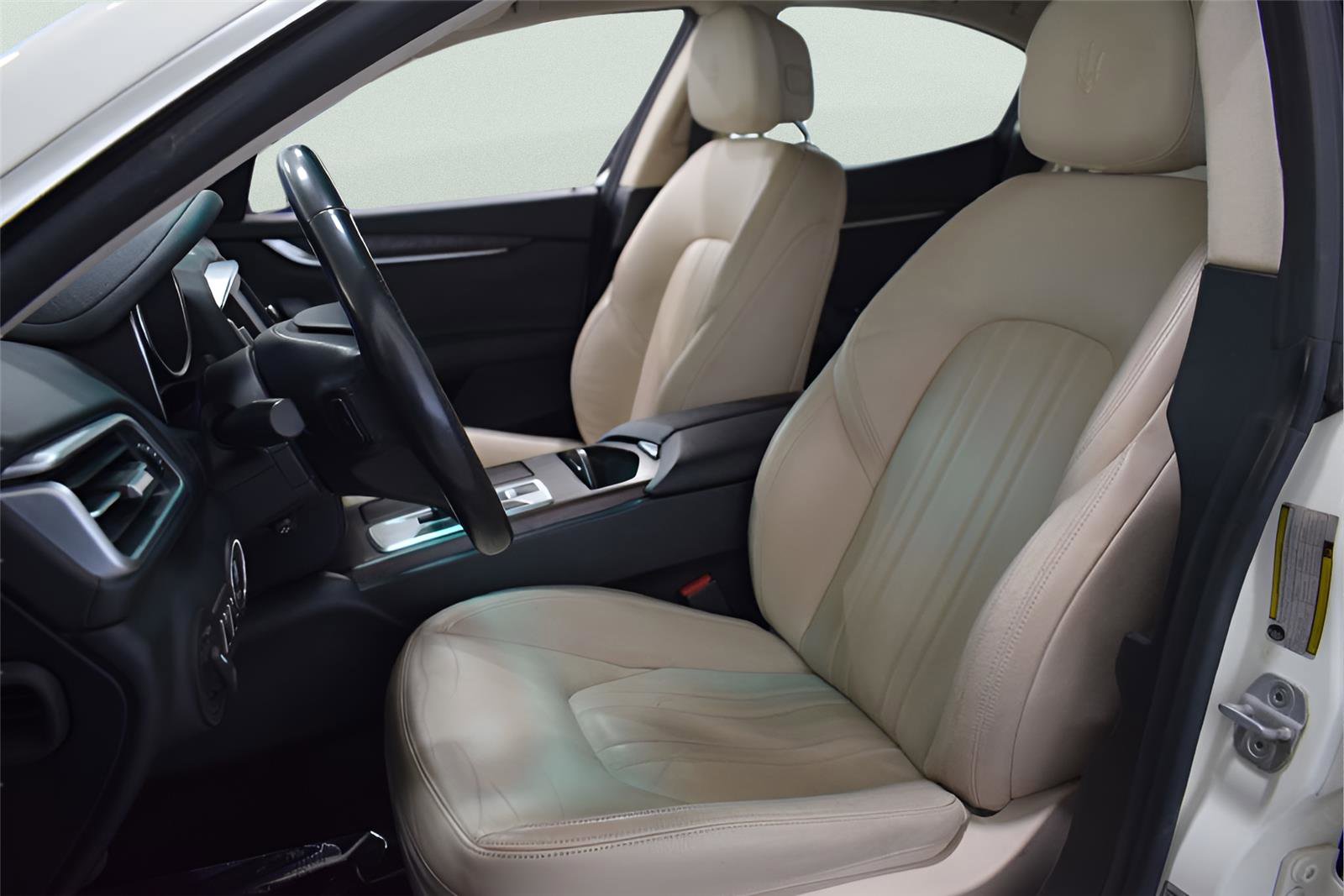 Used 2014 Maserati Ghibli image 9