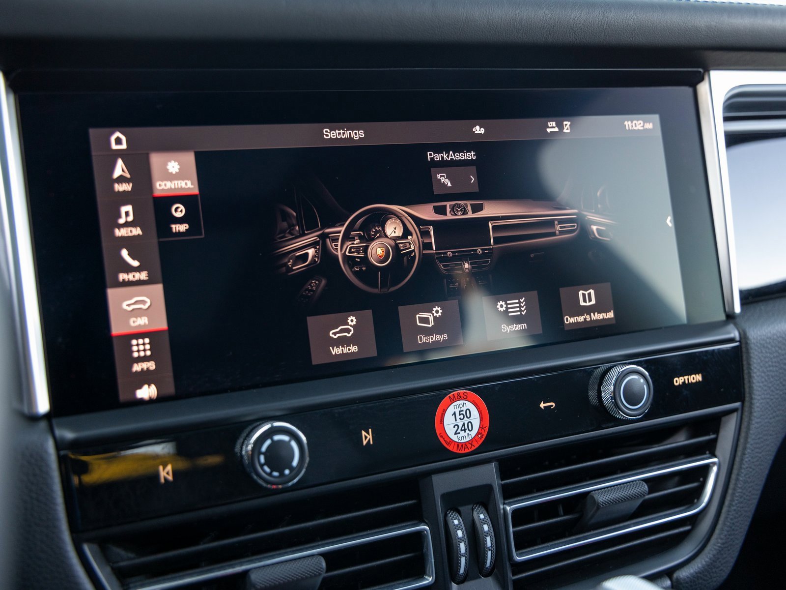 Certified 2024 Porsche Macan image 34