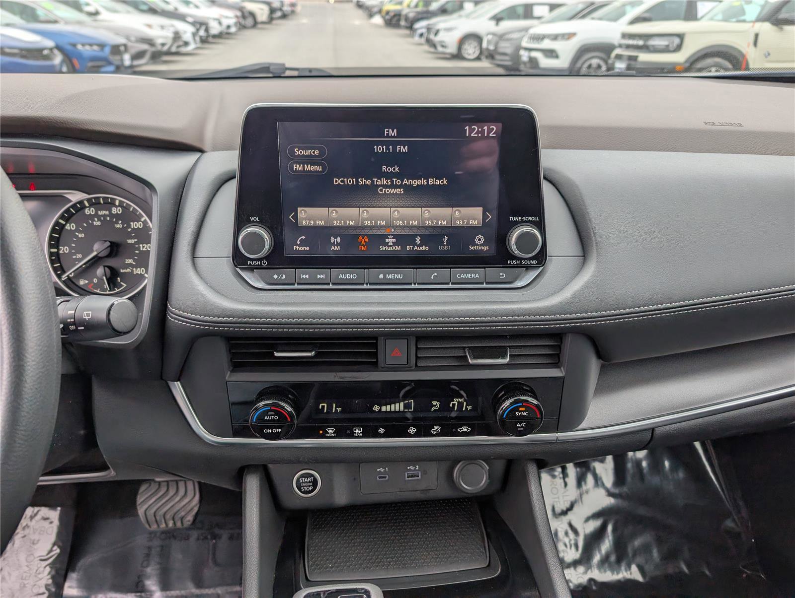 Used 2023 Nissan Rogue SV image 17