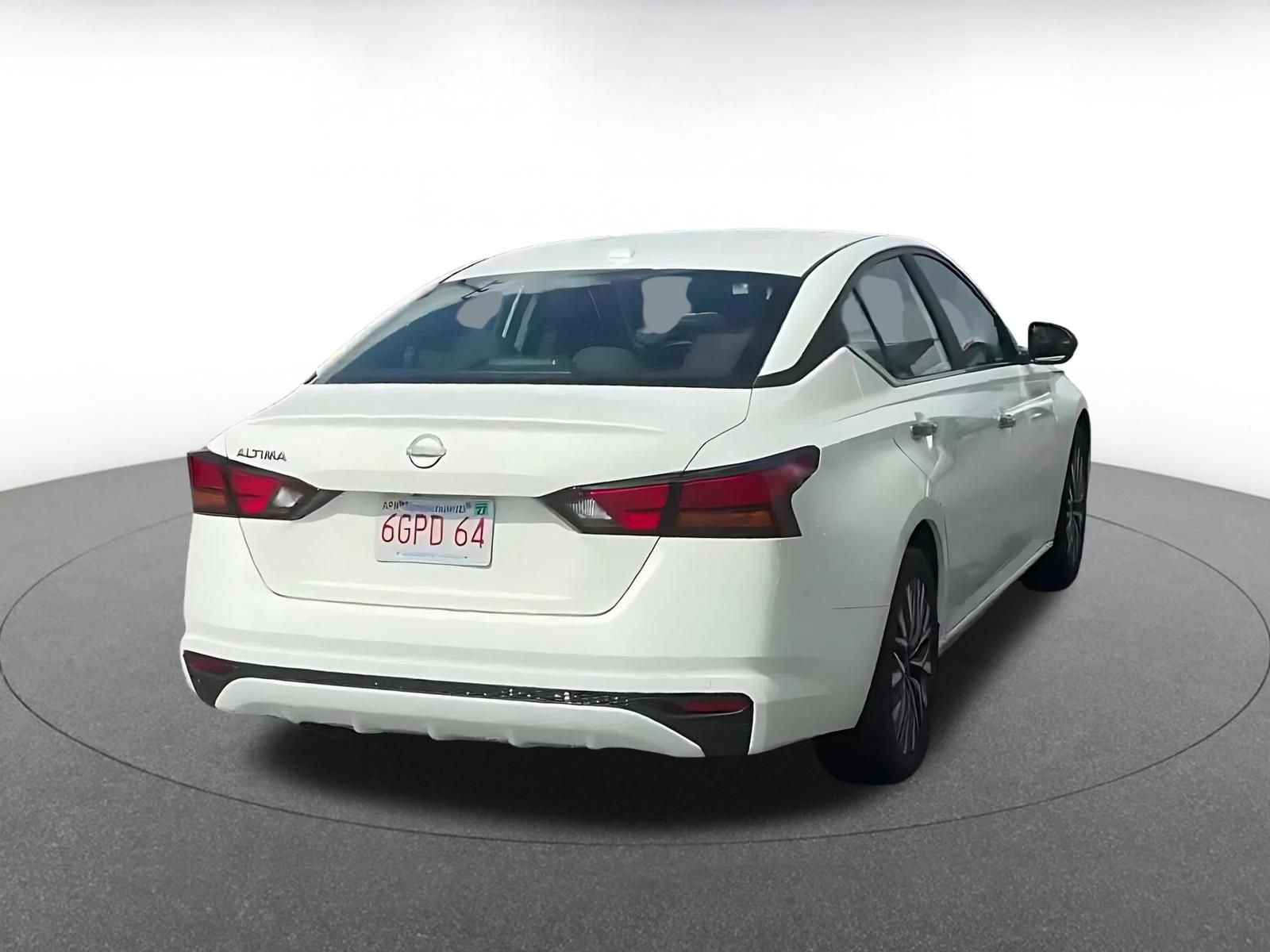 Used 2025 Nissan Altima 2.5 SV FWD image 11