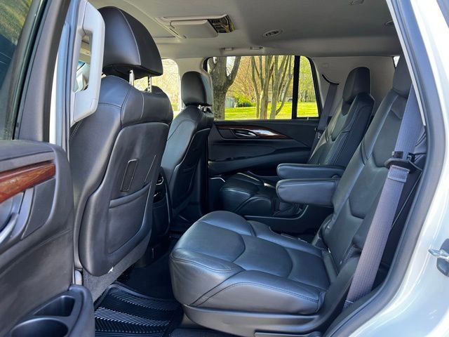 Used 2016 Cadillac Escalade Luxury AWD/4WD image 15