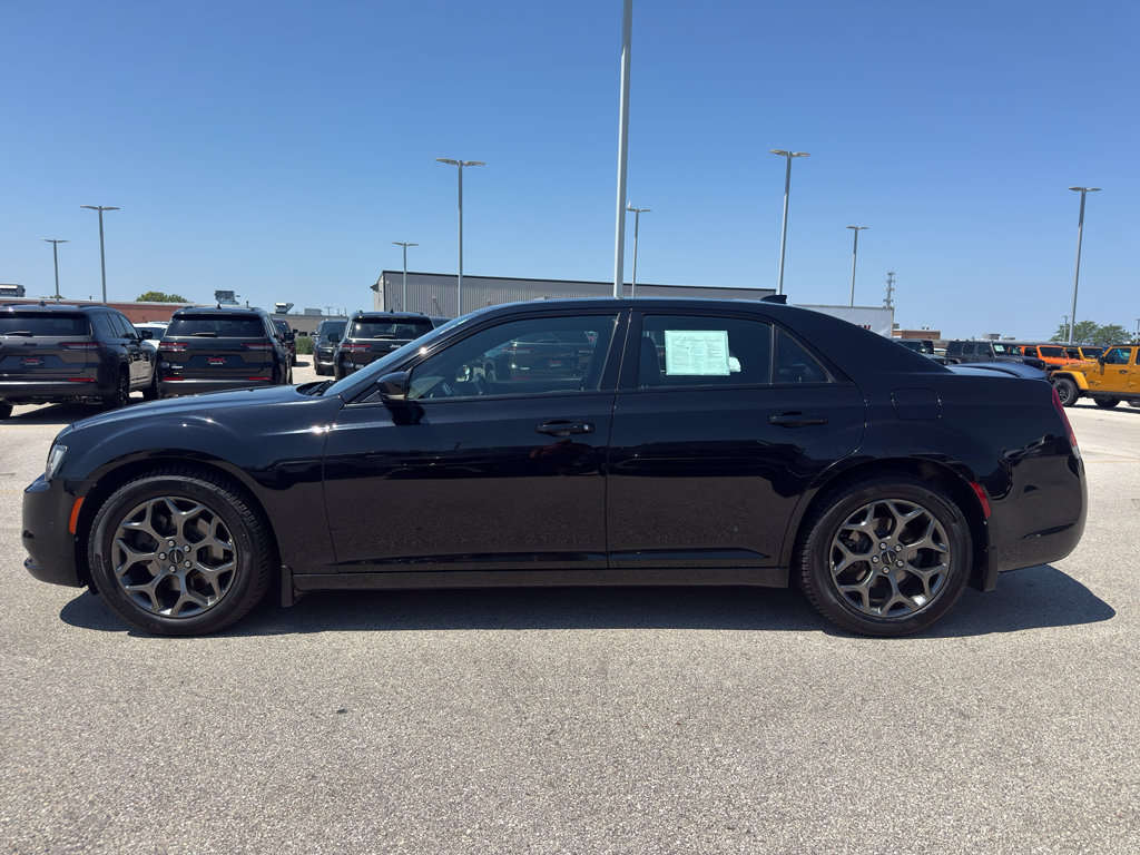 Used 2018 Chrysler 300 S w/ 300S Premium Group AWD/4WD image 6