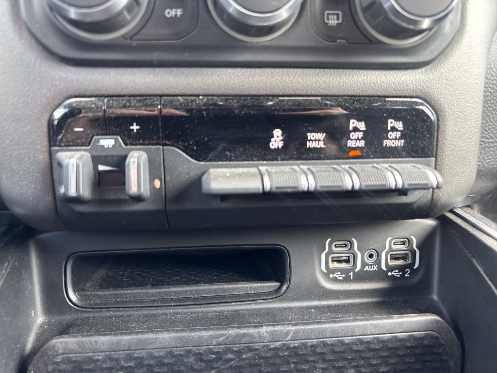 Used 2022 RAM 1500 Big Horn AWD/4WD image 32