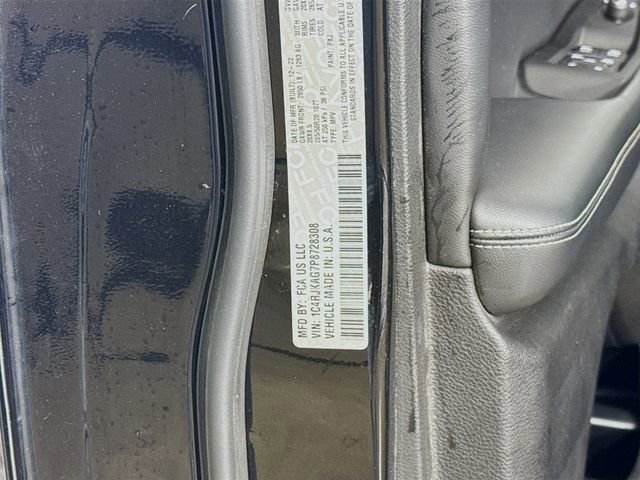 Used 2023 Jeep Grand Cherokee L Laredo image 33