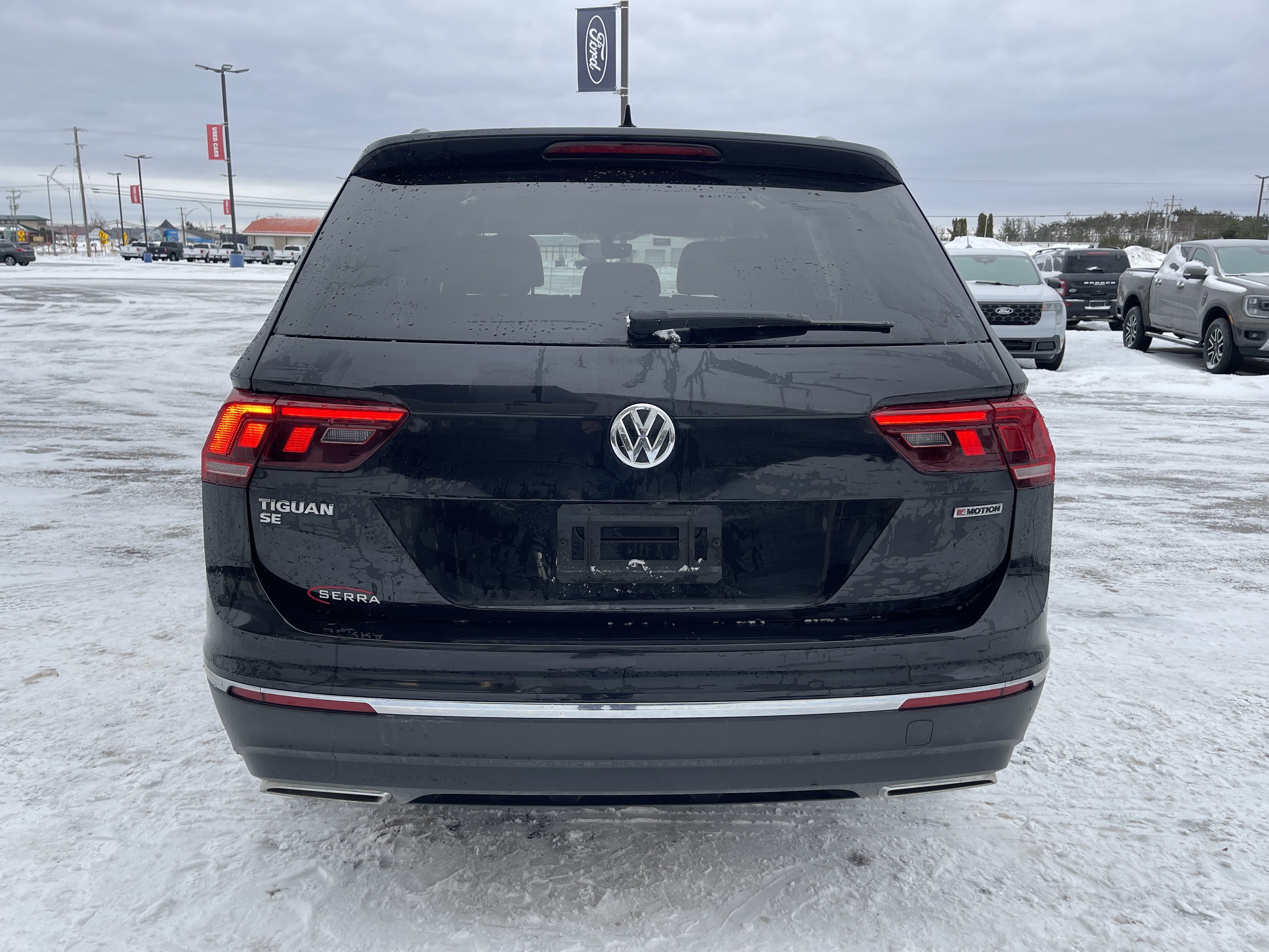 Used 2020 Volkswagen Tiguan SE w/ Panoramic Sunroof Package image 4