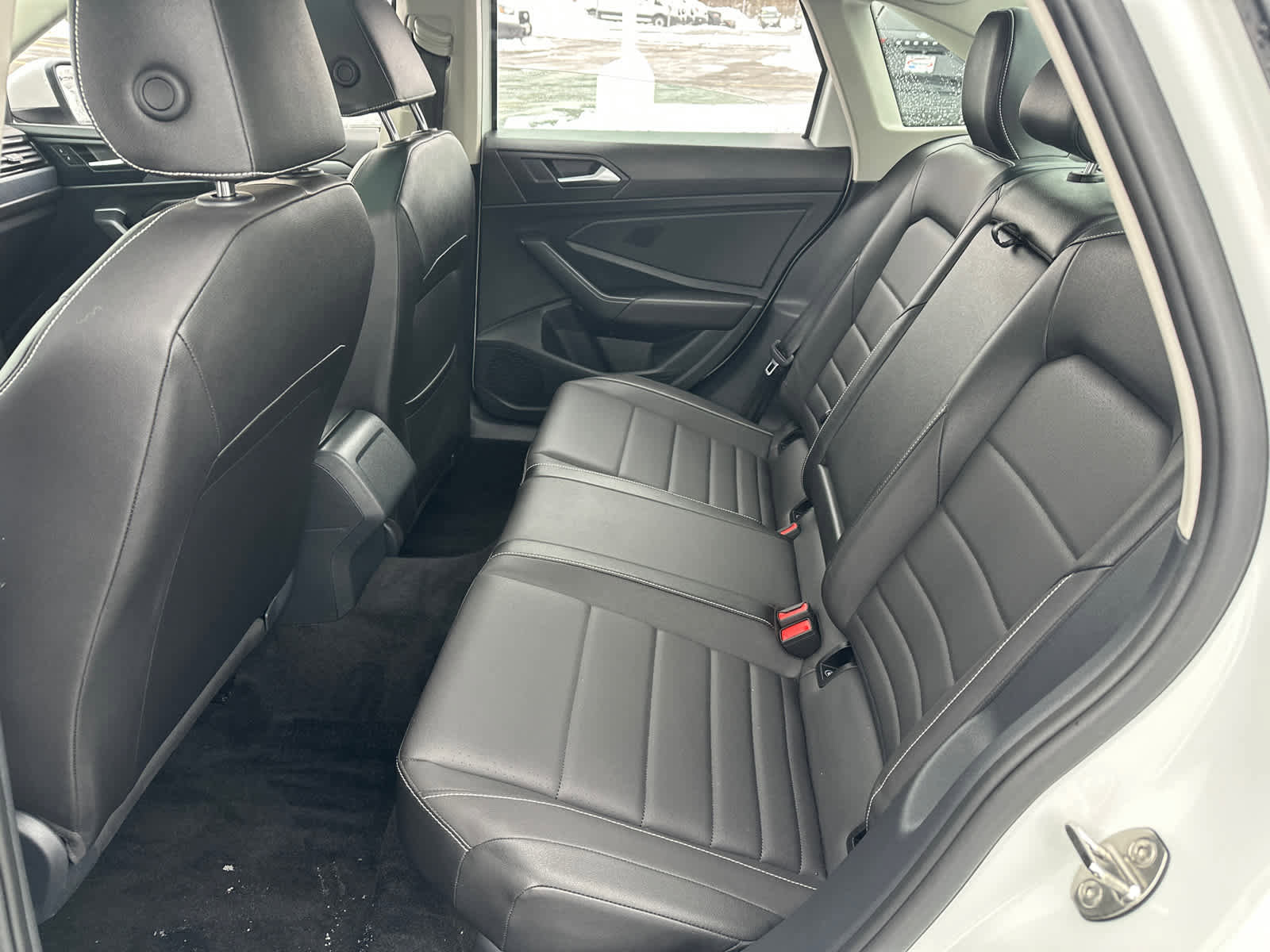 Used 2024 Volkswagen Jetta SE w/ Panoramic Sunroof Package image 31