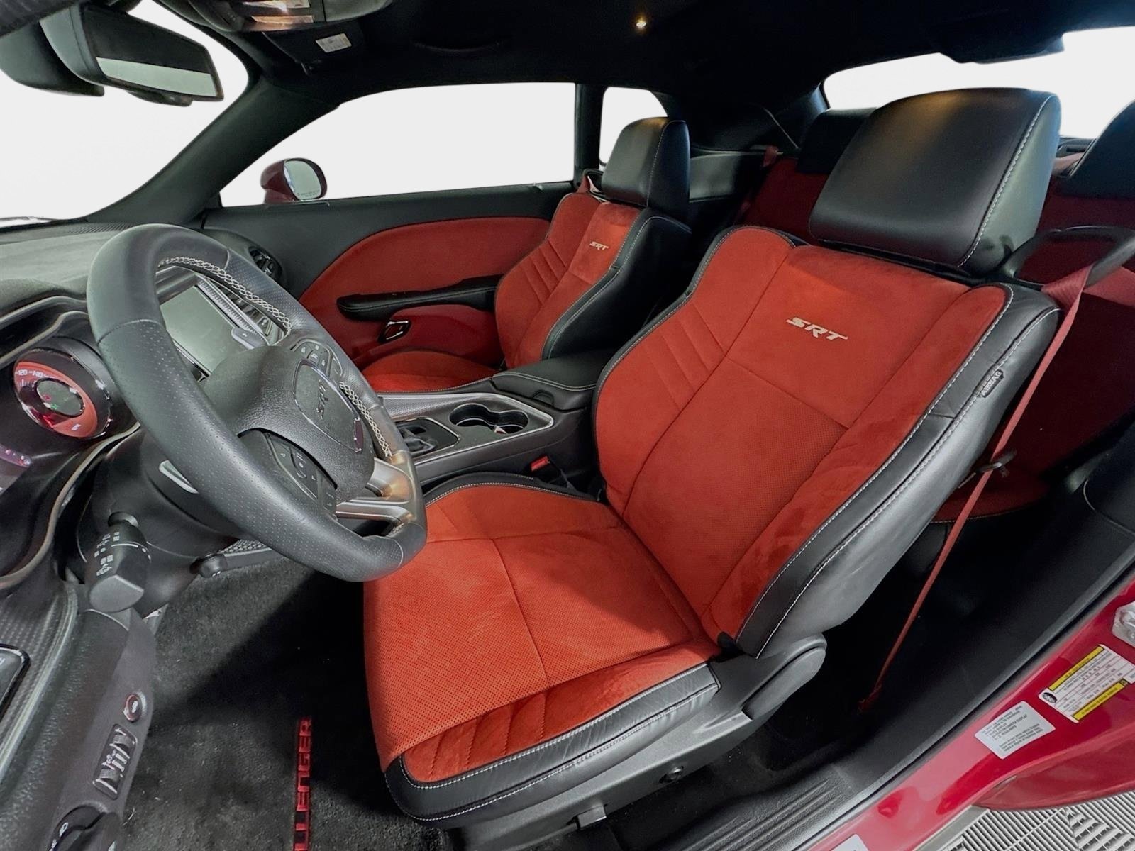 Used 2015 Dodge Challenger SRT Hellcat image 11