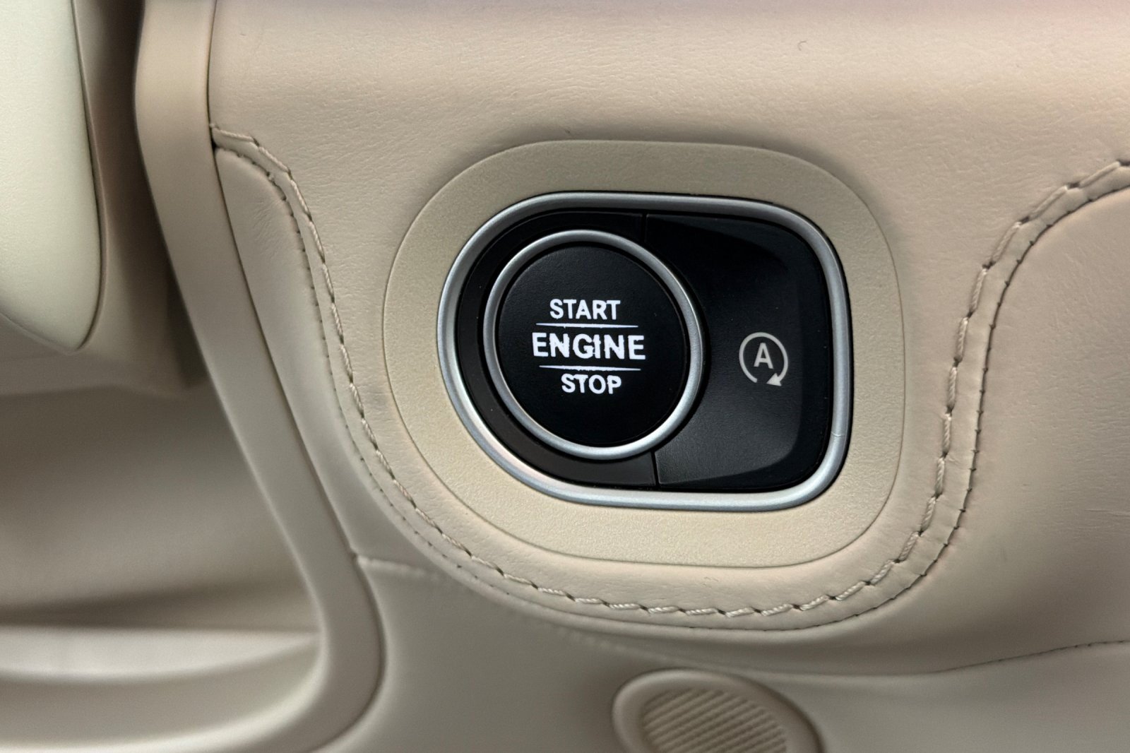 Used 2025 Mercedes-Benz Maybach GLS 600 4MATIC image 23
