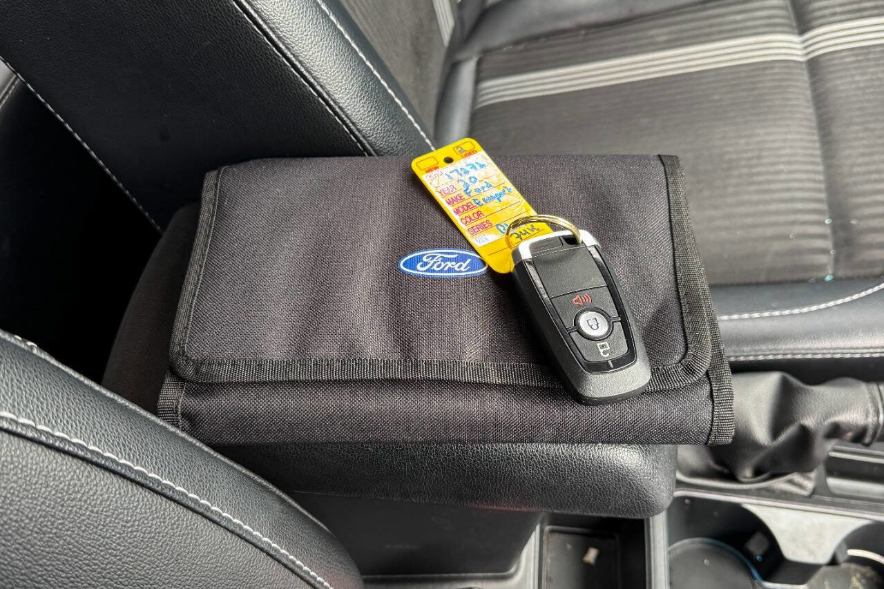 Used 2020 Ford EcoSport SES w/ SES Black Appearance Package image 34