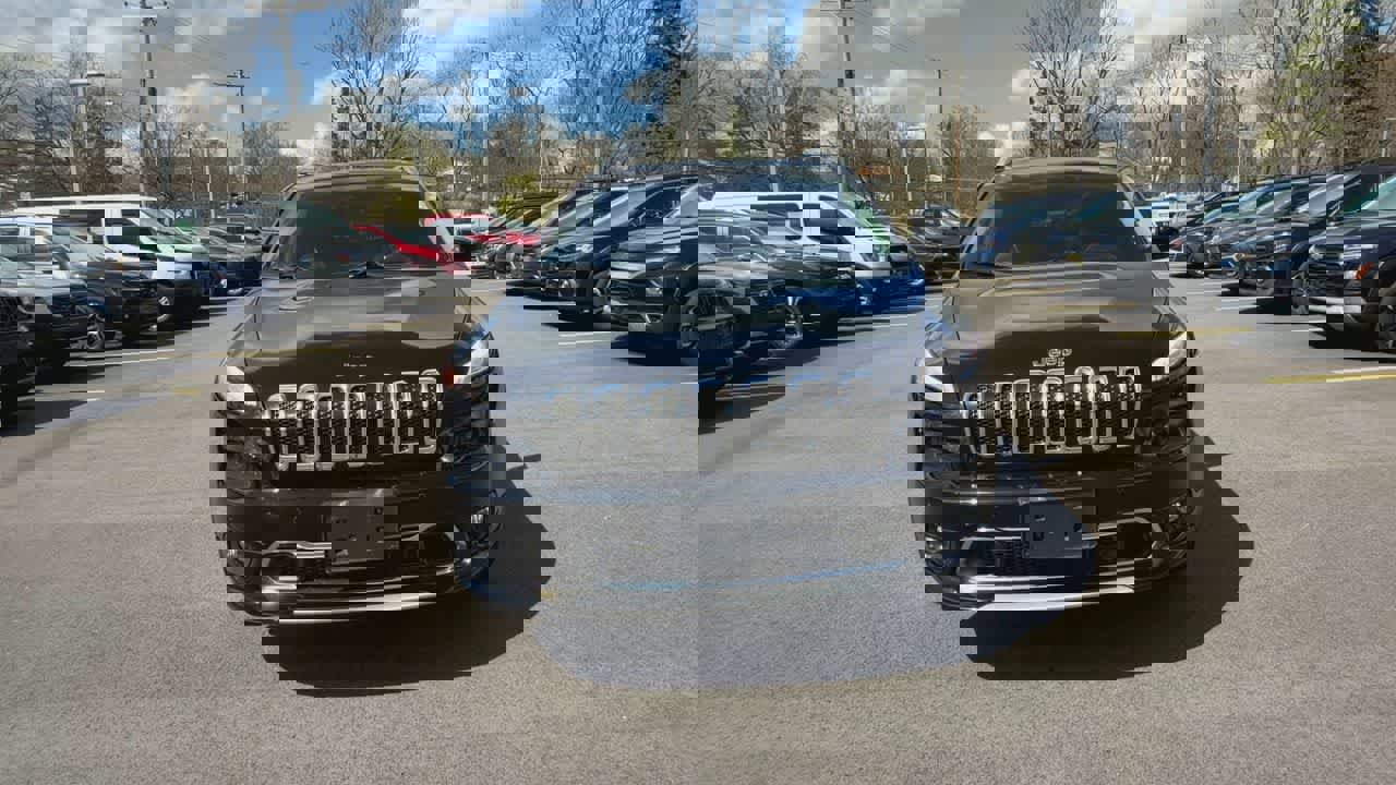 Used 2017 Jeep Cherokee Overland w/ Technology Group image 3