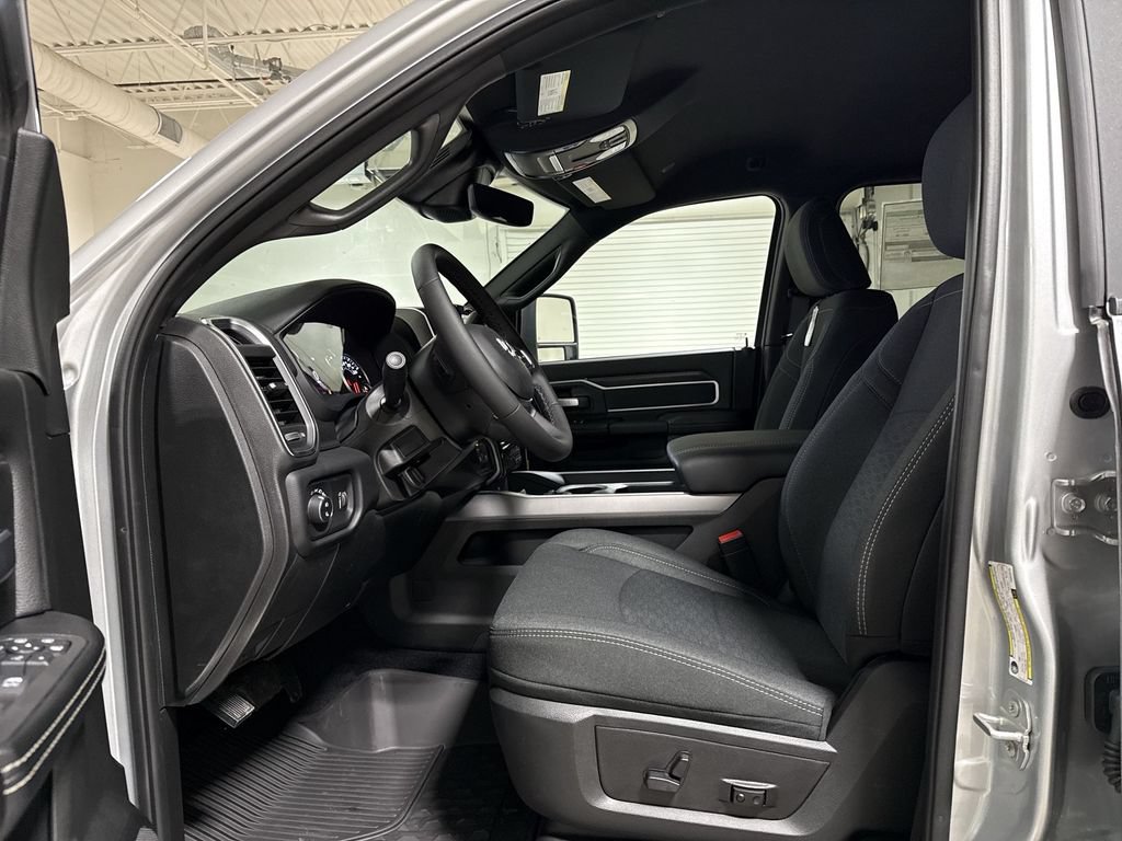 New 2026 RAM 3500 Big Horn AWD/4WD image 20
