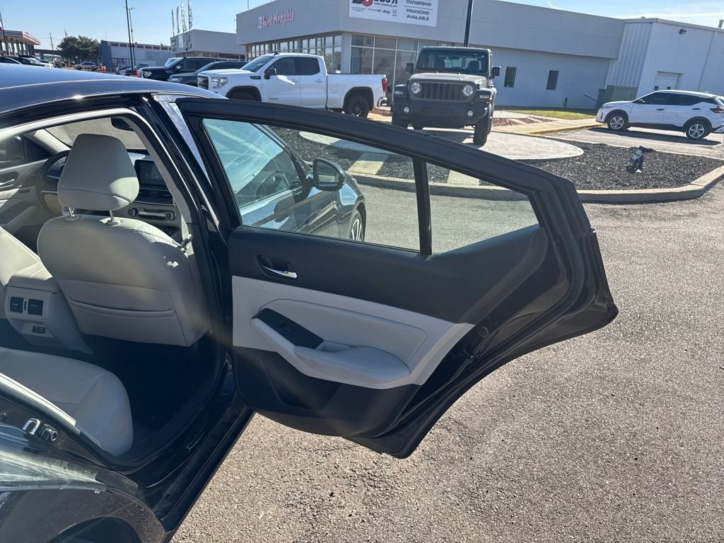 Used 2019 Nissan Altima 2.5 Platinum image 19