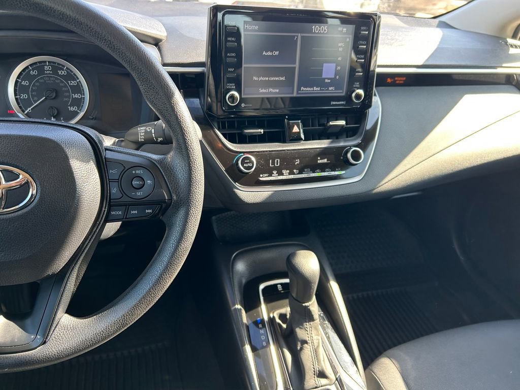 Used 2022 Toyota Corolla LE w/ LE Convenience Package image 17