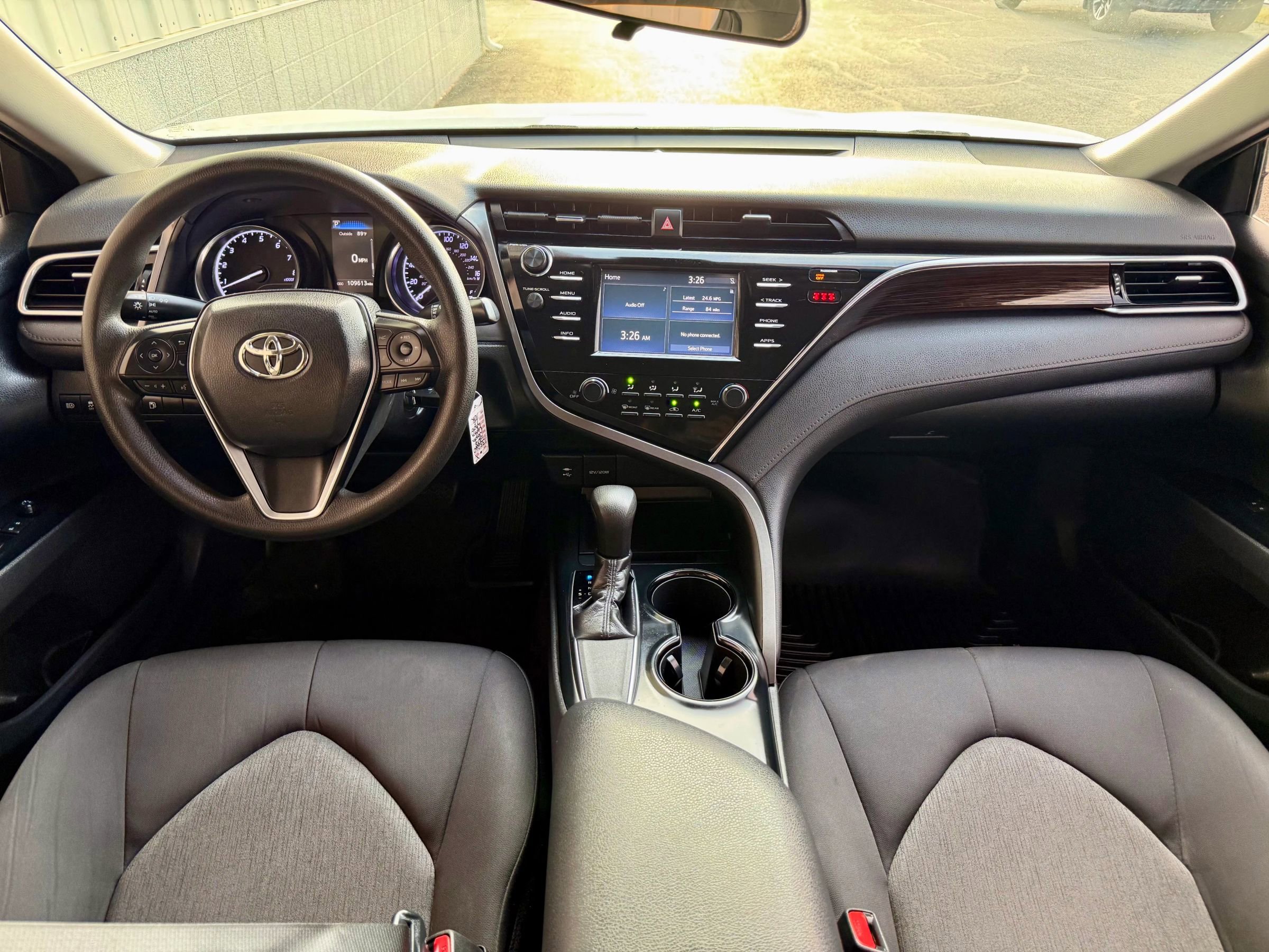 Used 2018 Toyota Camry LE FWD image 17