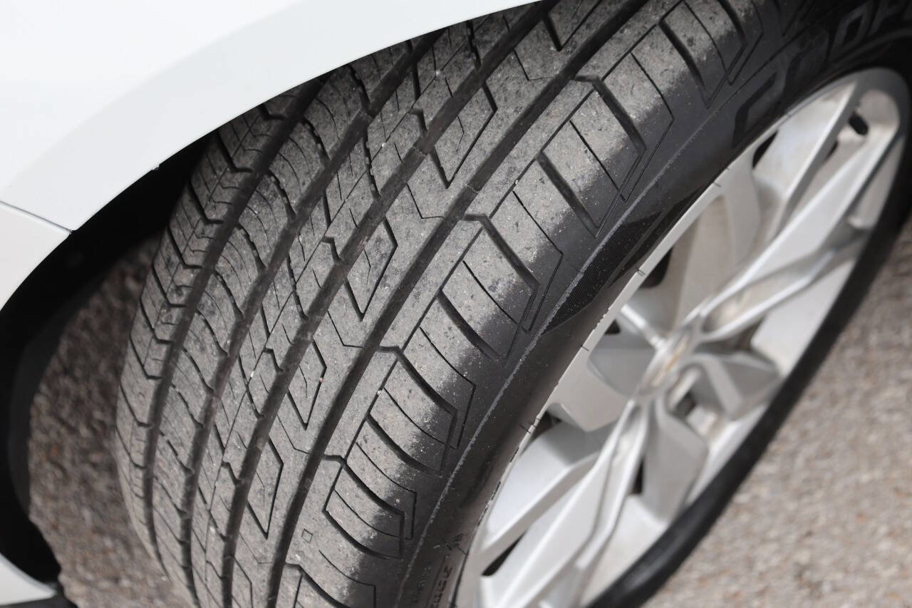 Used 2018 Chevrolet Impala LT FWD image 25