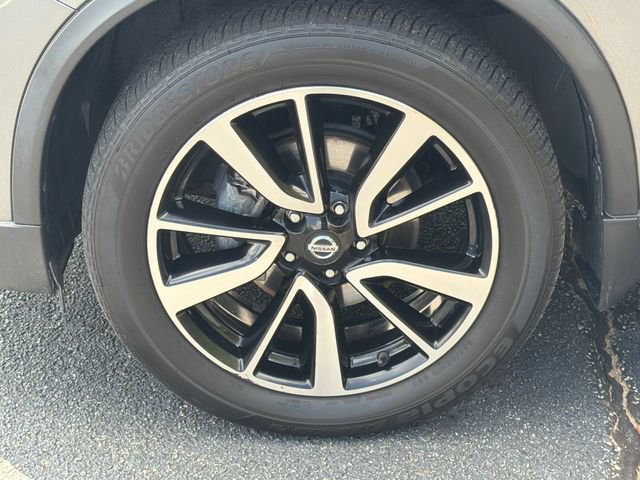 Used 2019 Nissan Rogue SL w/ Premium Package AWD/4WD image 12