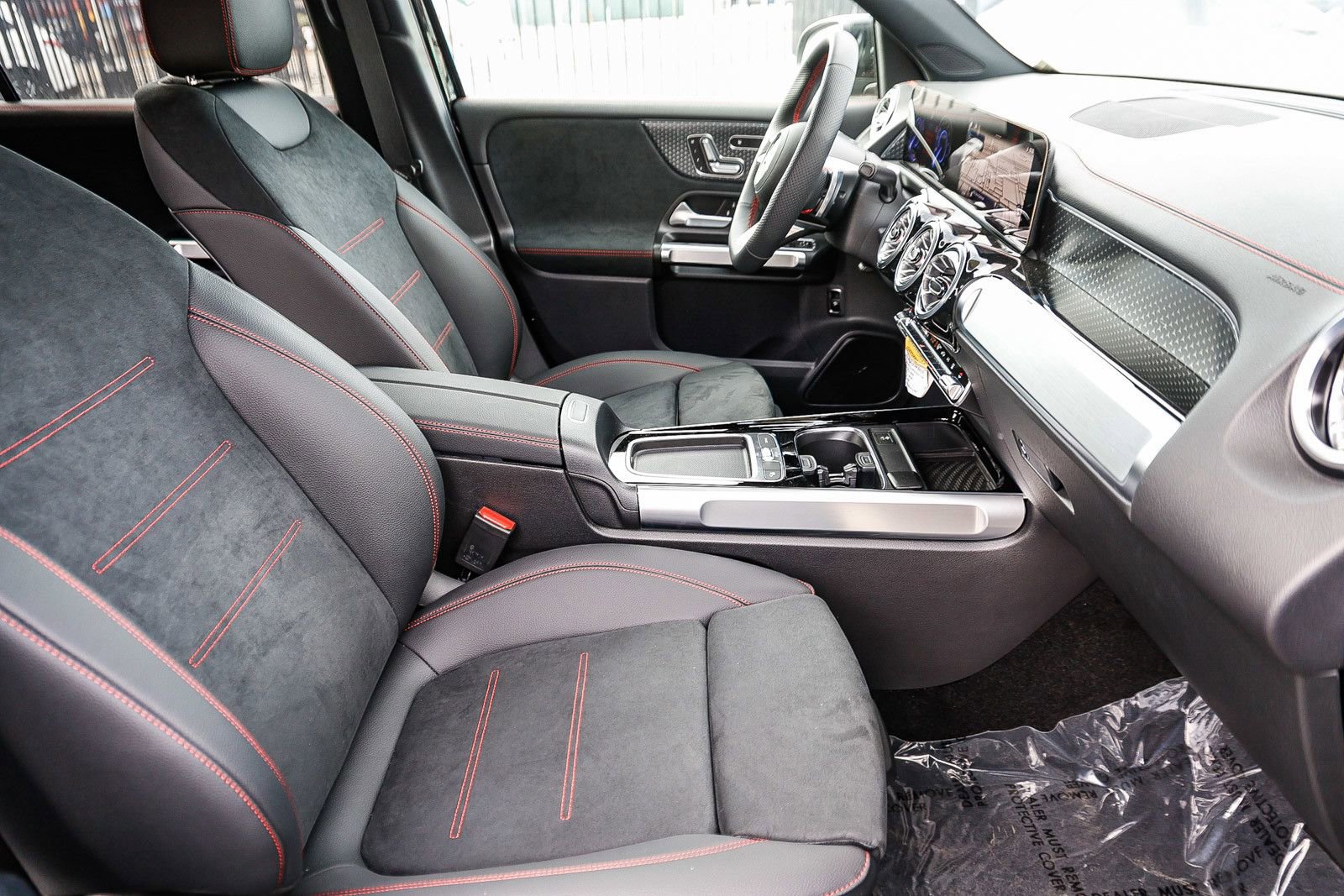 Used 2024 Mercedes-Benz EQB 300 4MATIC image 17